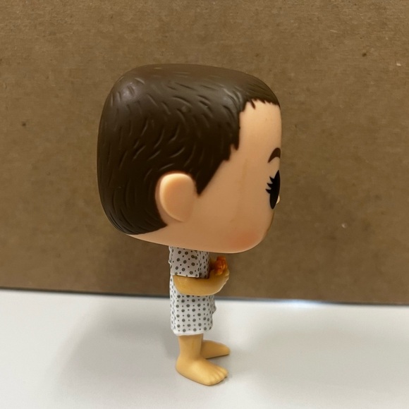 Funko POP! Television - Stranger Things - Eleven Hospital Gown #511 Vinyl Figure - Picture 3 of 6
